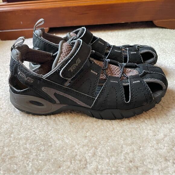 Teva Dozer Waterproof Outdoor‎ Shoes Size 2 - Picture 1 of 8